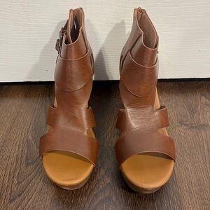 Pierre Dumas Brown Leather Cutout Block Wedges